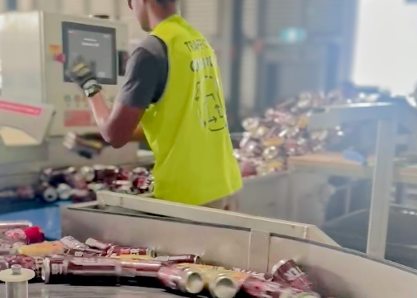 Cairn recycling BRT operator